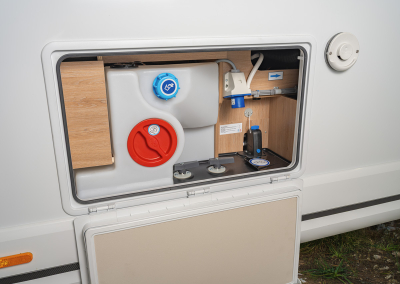 1100_R12_700-MEG_EX_4846_2026