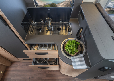 1100_R12_700-MEG_IN+BP_4710_2026