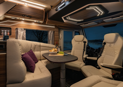 1100_R03_700-LEG_IN_3235