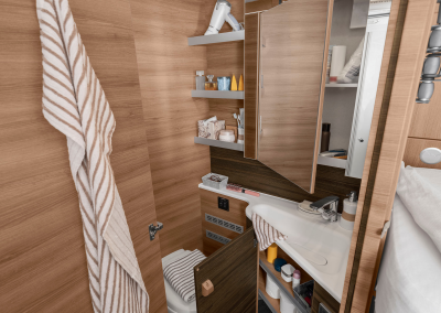 1100_R03_700-LEG_IN_3305_2023